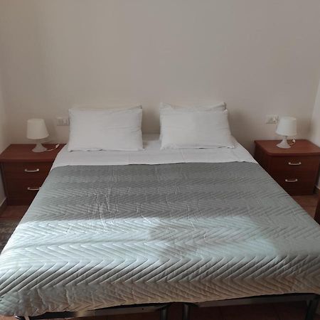 Casa Di Luca Lejlighed Lecco Eksteriør billede